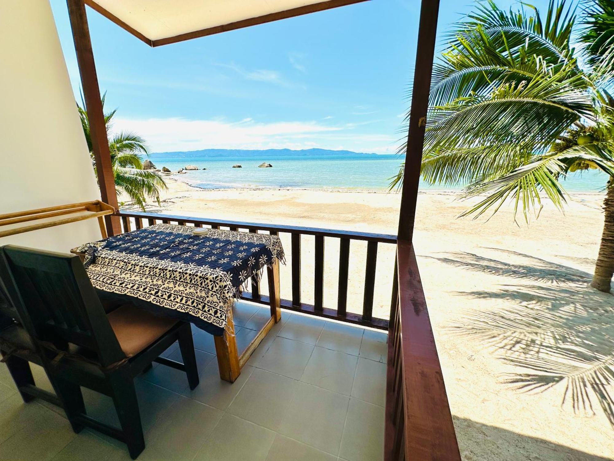The Scenery Beach Resort Baan Khai Bagian luar foto