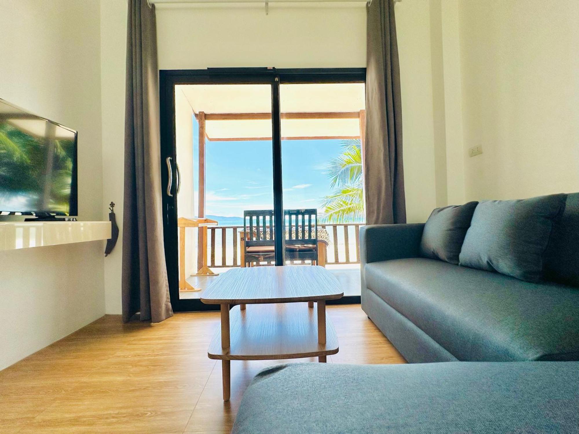 The Scenery Beach Resort Baan Khai Bagian luar foto