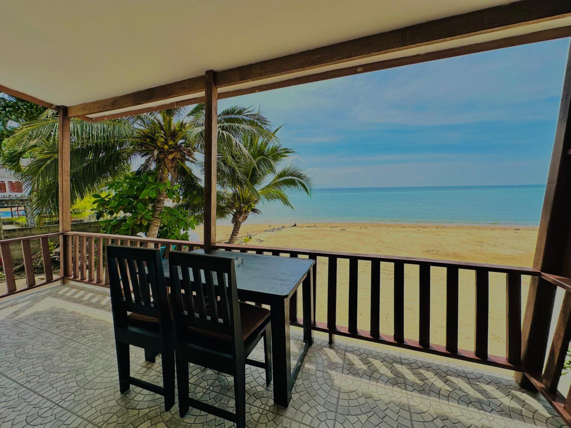 The Scenery Beach Resort Baan Khai Bagian luar foto