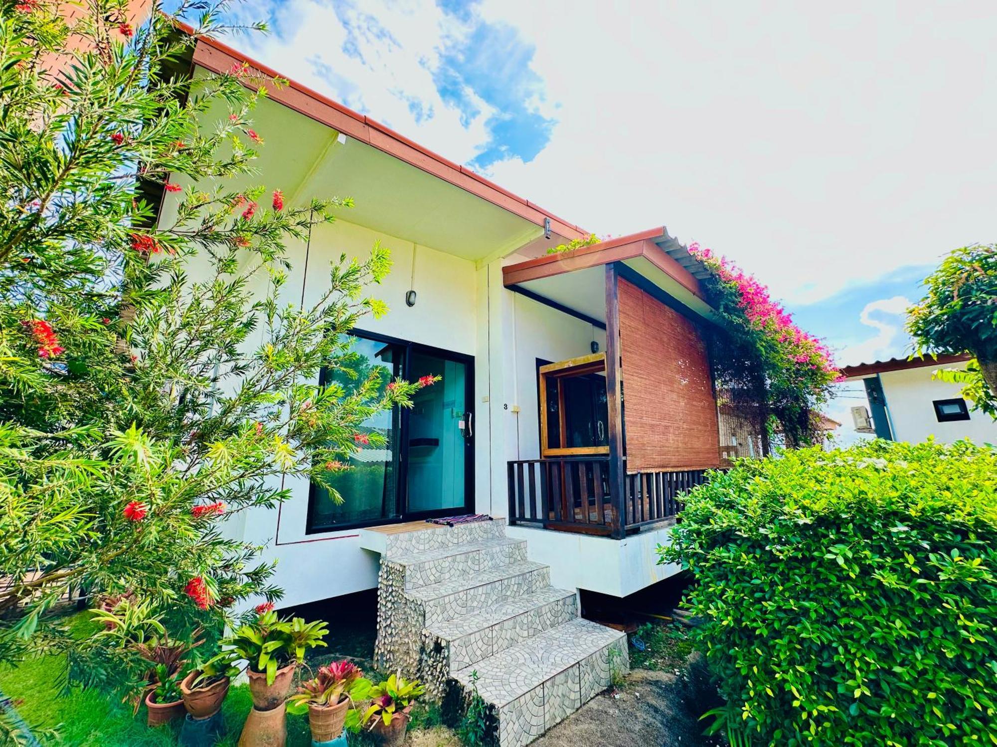 The Scenery Beach Resort Baan Khai Bagian luar foto