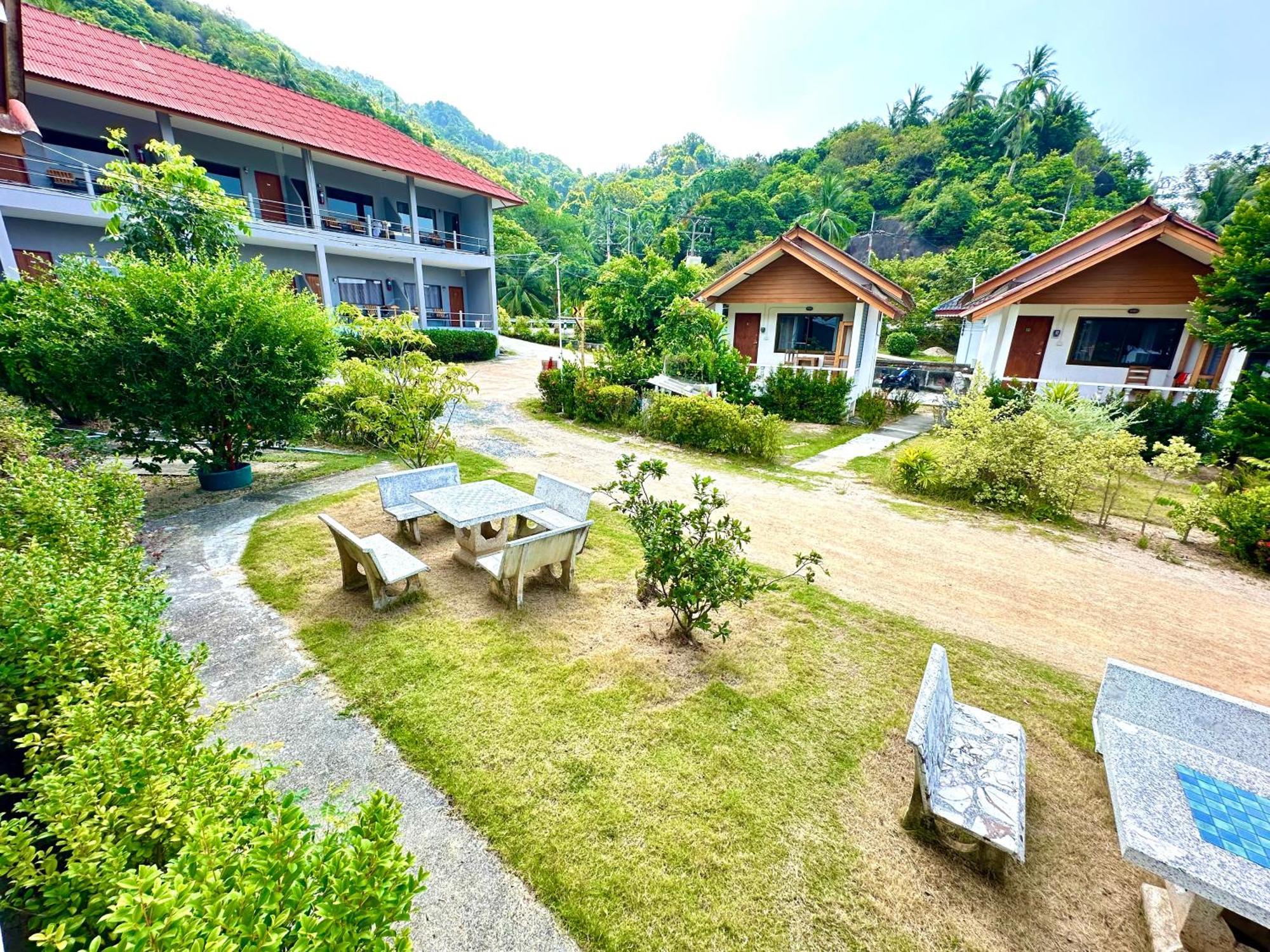 The Scenery Beach Resort Baan Khai Bagian luar foto