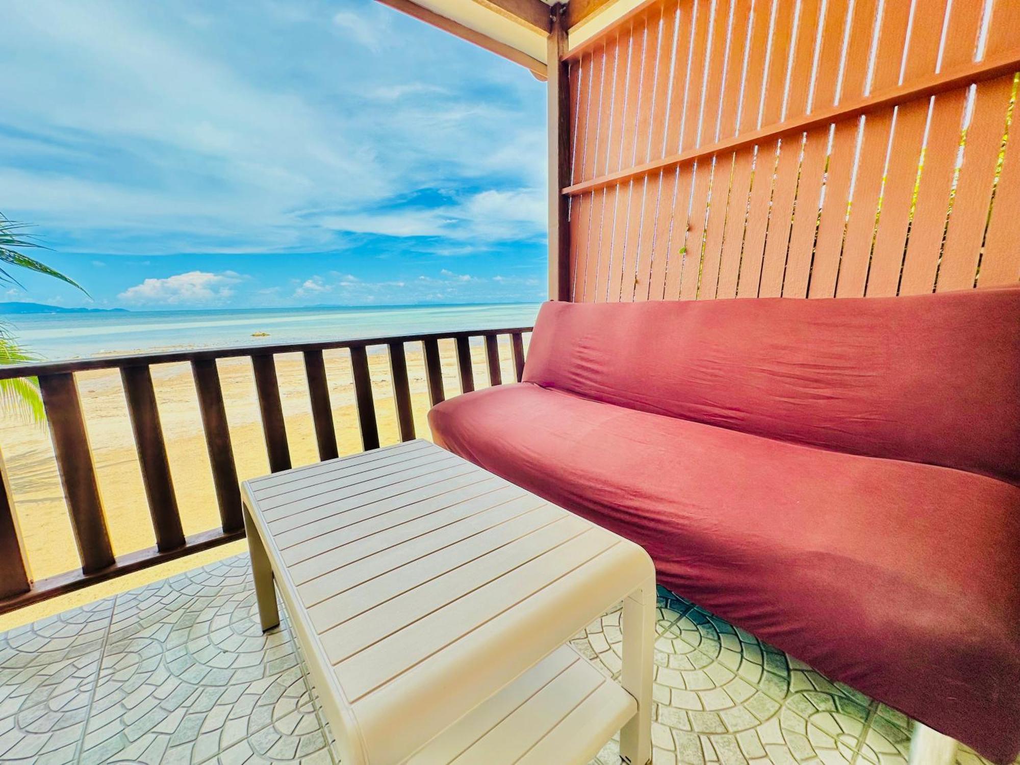 The Scenery Beach Resort Baan Khai Bagian luar foto